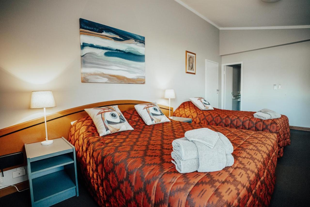 Seasons Hotel Newman Extérieur photo