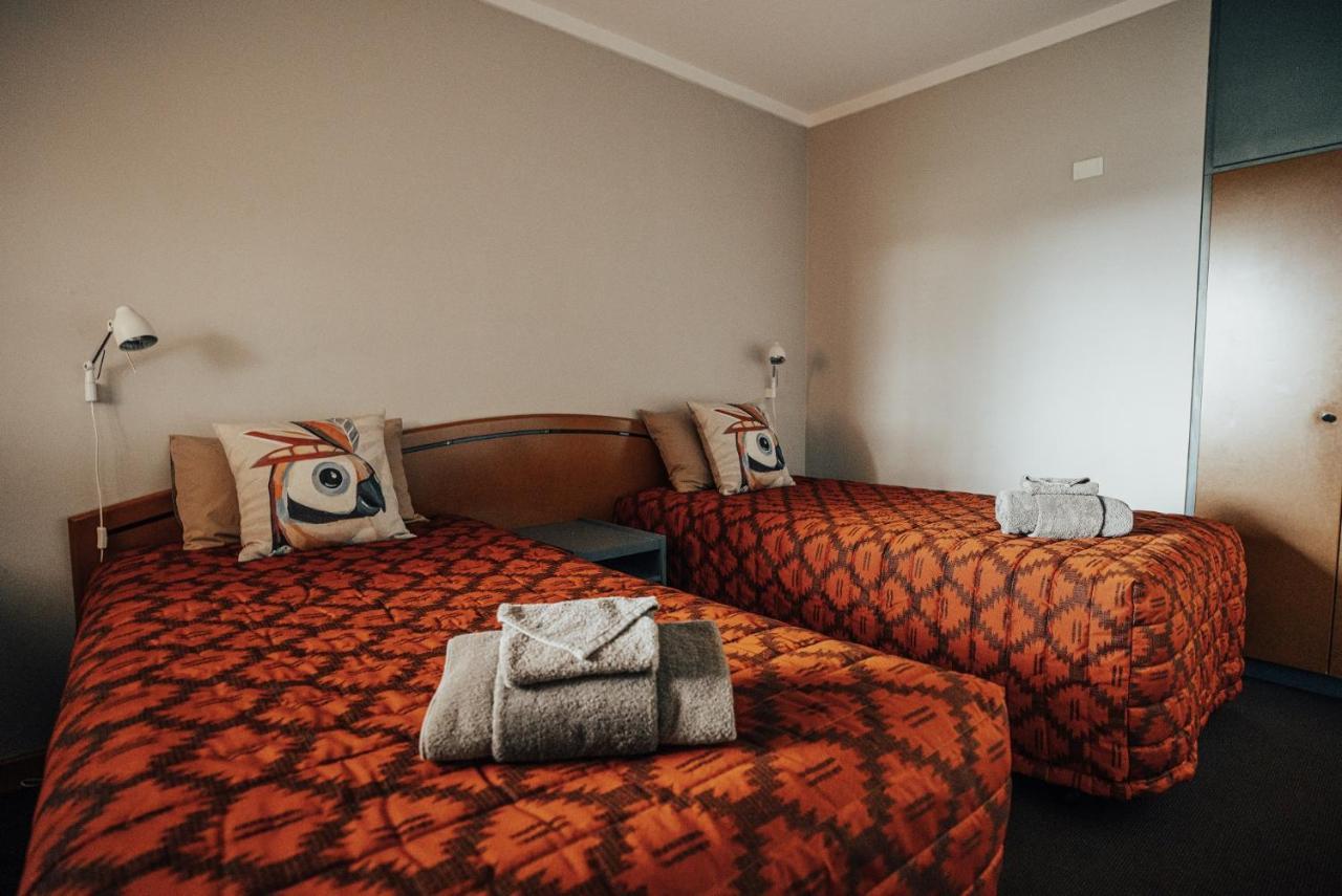 Seasons Hotel Newman Extérieur photo