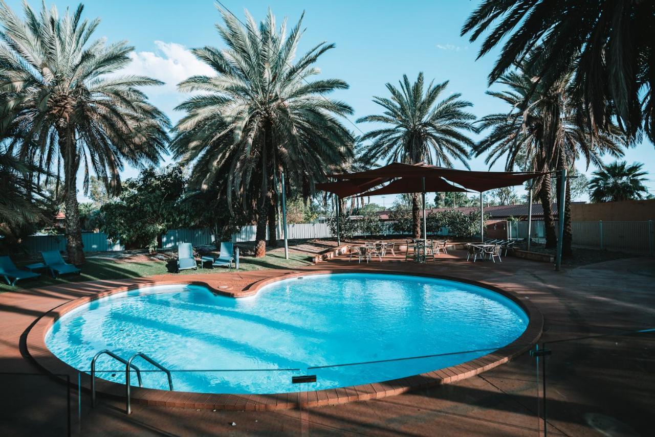 Seasons Hotel Newman Extérieur photo