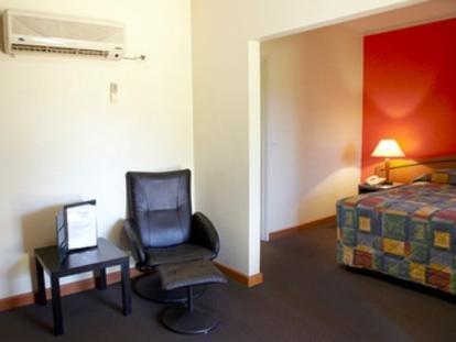 Seasons Hotel Newman Extérieur photo