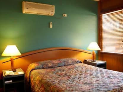 Seasons Hotel Newman Extérieur photo